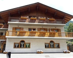 Khách sạn Alpen Hotel Rabbi (Rabbi, Ý)