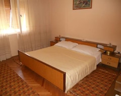 Otel Rooms Nada (Fažana, Hırvatistan)