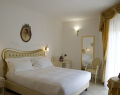 Hotel Sovrana & Re Aqva SPA (Rimini, Italy)