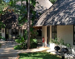 Khách sạn Pamarah Lodge (Victoria Falls, Zimbabwe)