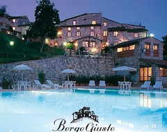 Hotelli Borgo Giusto Albergo Diffuso (Borgo a Mozzano, Italia)