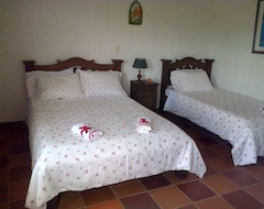 Bed & Breakfast Hotel Casona Las Juanas (San José de Pare, Colombia)