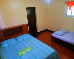 Khách sạn Rmtms Frontbeach Resort (Caramoan, Philippines)