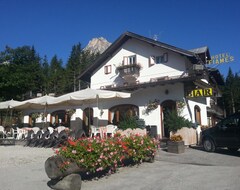 Khách sạn Fiames (Cortina d'Ampezzo, Ý)