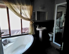 Khách sạn Mafuta Lodge (Bela Bela, Nam Phi)