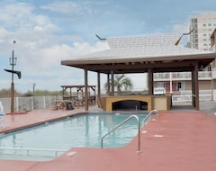 Motel Castaway Beach Inn & Swim Up Bar (North Myrtle Beach, EE. UU.)