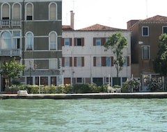 Hotel Cà Isabella (Venice, Italy)