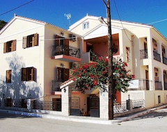 Khách sạn Alexatos studios & apartments (Agia Efimia, Hy Lạp)