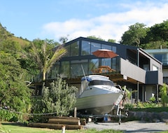 Entire House / Apartment Bay View Retreat Whangarei Heads (Whangarei, New Zealand)