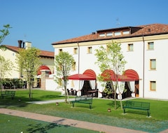 Otel Albergo Antica Corte Marchesini (Campagna Lupia, İtalya)