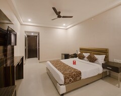 OYO 600 Hotel Skyhy (Hyderabad, Indija)