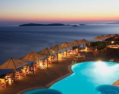 Hotel Blue Bay Village (Batsi, Greece)