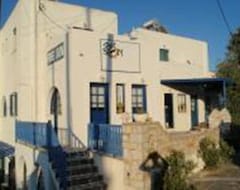Hotel Free Sun Rooms and Apartments (Logaras, Greece)
