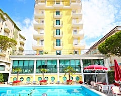 Termini Beach Hotel & Suites (Lido di Jesolo, İtalya)