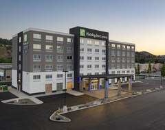 Khách sạn Holiday Inn Express & Suites Brandon (Brandon, Canada)