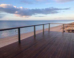 Toàn bộ căn nhà/căn hộ Peter'S Port - Beachfront Property (Black Point, Úc)