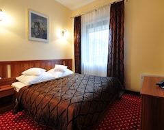 Khách sạn Hotel Continental (Krynica Morska, Ba Lan)