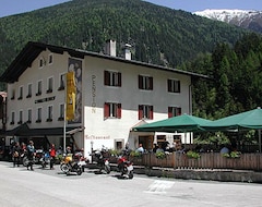 Khách sạn Hotel Gomagoierhof (Stilfs, Ý)
