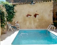 Cijela kuća/apartman Spacious 18th Century Village House + Courtyard With Pool, Plus Games Room (Quarante, Francuska)