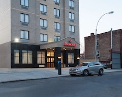 Khách sạn Hotel Ramada Long Island City (New York, Hoa Kỳ)