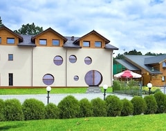 Hotel Tenis (CHRZĄSTOWICE, Poland)