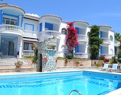 Khách sạn Dolphin Apartments (Parga, Hy Lạp)