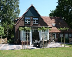 Koko talo/asunto Spacious House, 4-6 Persons, Sauna, Conservatory, Garden, Luxury Bathroom (Lichtenvoorde, Hollanti)