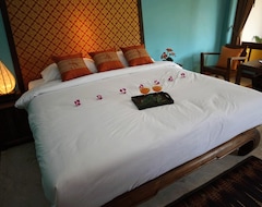 Hotel Ruen Pruksa Boutique Resort (Nonthaburi, Tajland)