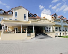 Khách sạn Hotel Dirsch Wellness & Spa Resort (Titting, Đức)