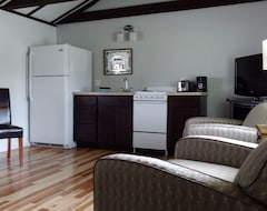 Toàn bộ căn nhà/căn hộ Shull2 Motel Apartment B $85/night $250/week $700/month (Fennville, Hoa Kỳ)