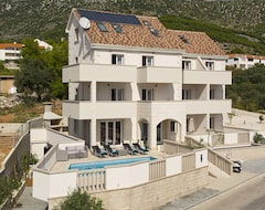 Hotel Villa Juraj (Bol, Croatia)