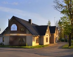 Khách sạn Sangaste Rukki Maja (Sangaste, Estonia)