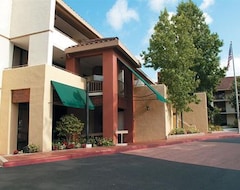 Otel La Quinta Inn & Suites Thousand Oaks-Newbury Park (Thousand Oaks, ABD)