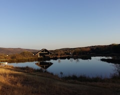 Resort Stone Meadows Country Estate (Magaliesburg, Nam Phi)