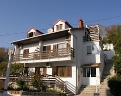 Khách sạn Cubranic Silvija (Baška, Croatia)