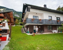 Hotelli Alpine House (Lesce, Slovenia)