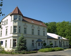 Khách sạn Hotel & Restaurant Waldschlosschen (Kyritz, Đức)