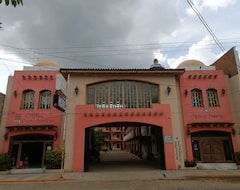 Khách sạn Hotel Providencia (Talpa de Allende, Mexico)