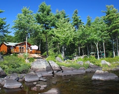 Entire House / Apartment House Eagle Cove - Cottage Right On The Shore Of Ponhook Lake (Labelle, Canada)