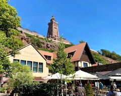 Khách sạn Burghof Kyffhäuser (Steinthaleben, Đức)