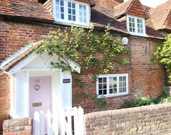 Toàn bộ căn nhà/căn hộ Gorgeous 17Th Century Grade Ii Listed Cottage (Farnham, Vương quốc Anh)