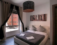 Hotel La Suite Rooms & Apartments (Bologna, Italija)