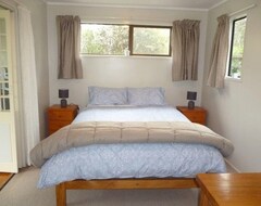 Serviced apartment Aratahi Cottage (Carterton, New Zealand)