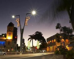 Khách sạn Oaks Townsville Metropole Hotel (Townsville, Úc)