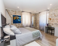 Hotel Bernardi Rooms (Split, Croatia)