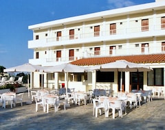 Hotel Prassino Nissi (Moraitika, Grecia)