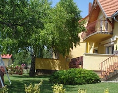 Koko talo/asunto Laura-Haus (Vonyarcvashegy, Unkari)