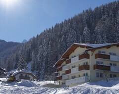 Khách sạn Garni Hotel Bel Vert (Selva in Val Gardena, Ý)