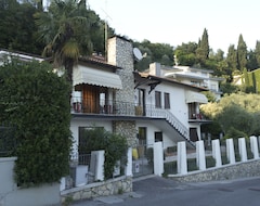 Khách sạn Villa De Ros (Salo, Ý)