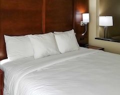 Khách sạn Comfort Inn & Suites (Independence, Hoa Kỳ)